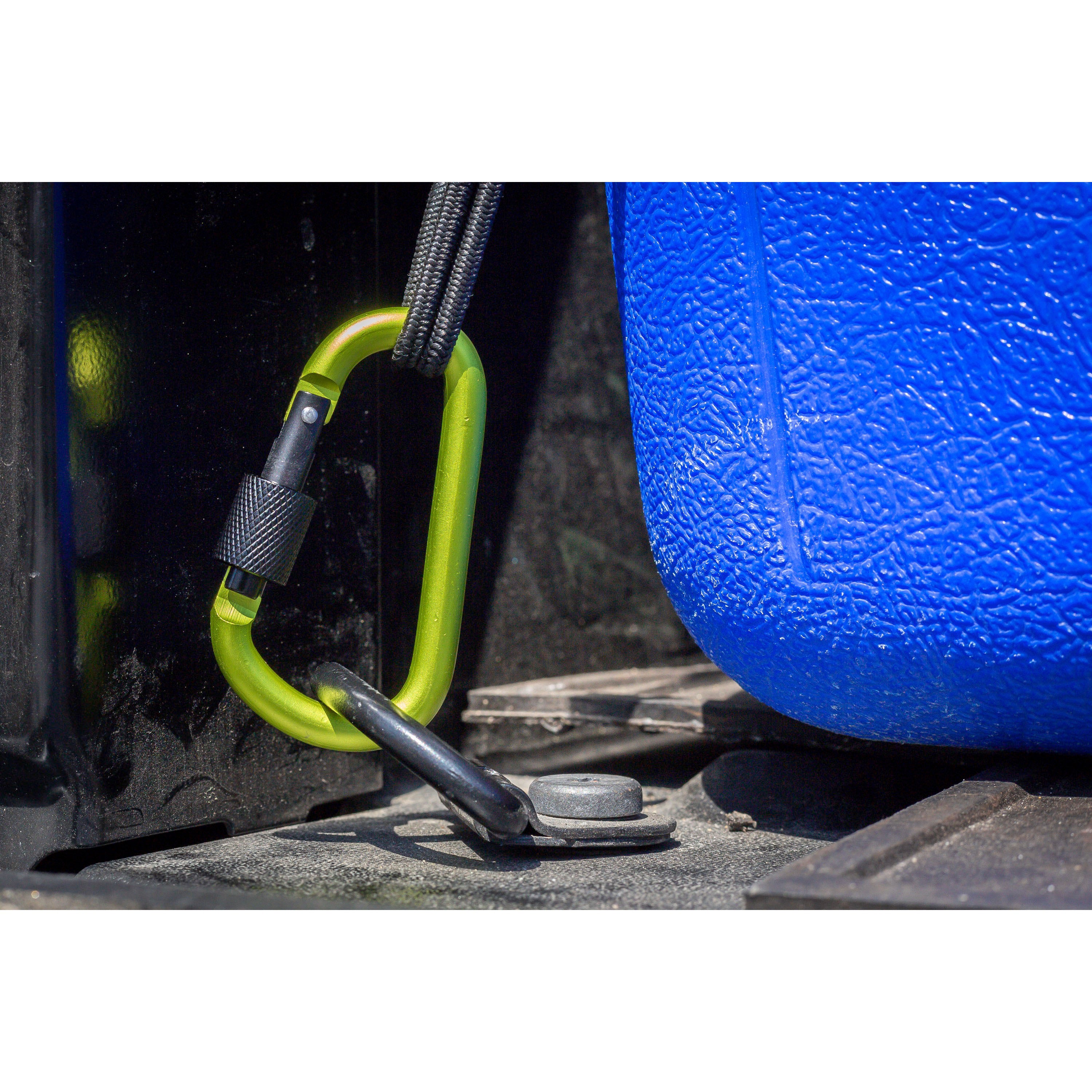 4 Feet x 6 Feet Cargo Net with 16 Piece D-Clips