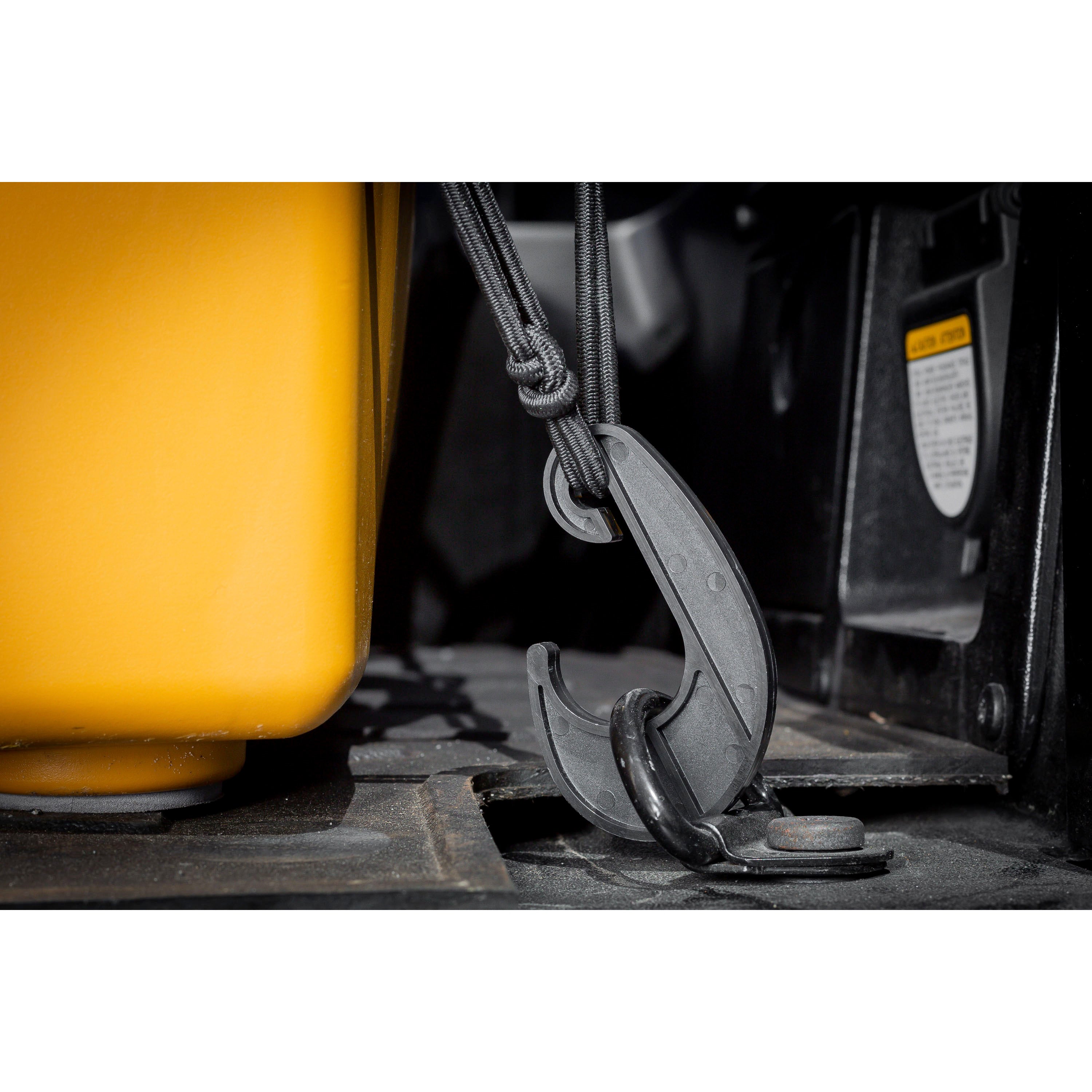 4 Feet x 6 Feet Cargo Net with 16 Piece D-Clips